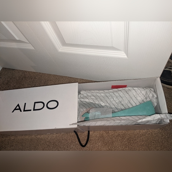 Bow Diamond Turquoise Suede Flats - Picture 4 of 5